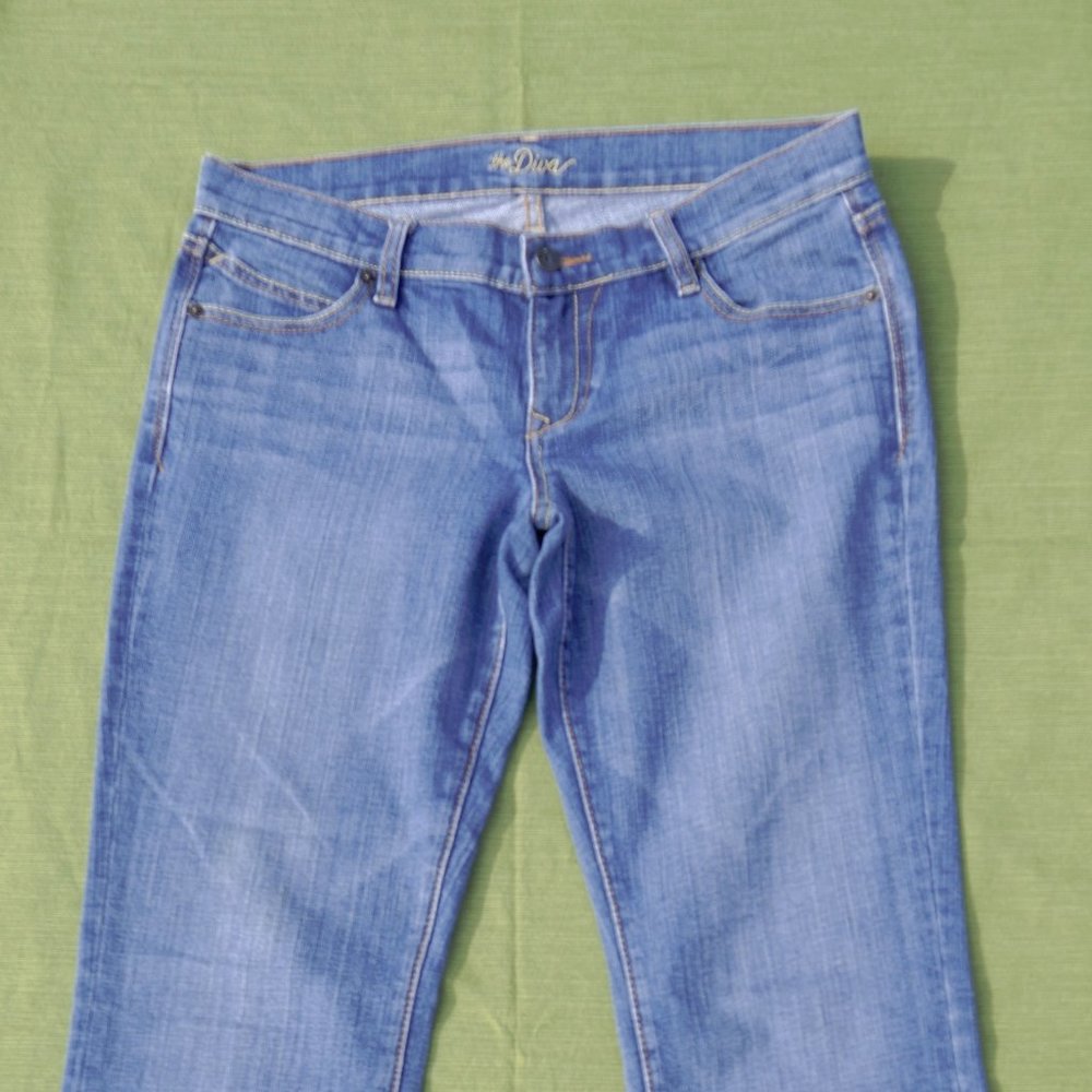 Old Navy Diva Boot Cut Jeans Size 6 Long